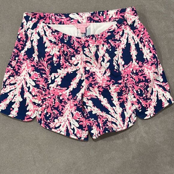Lilly Pulitzer shorts w/ side zip - Picture 2 of 3